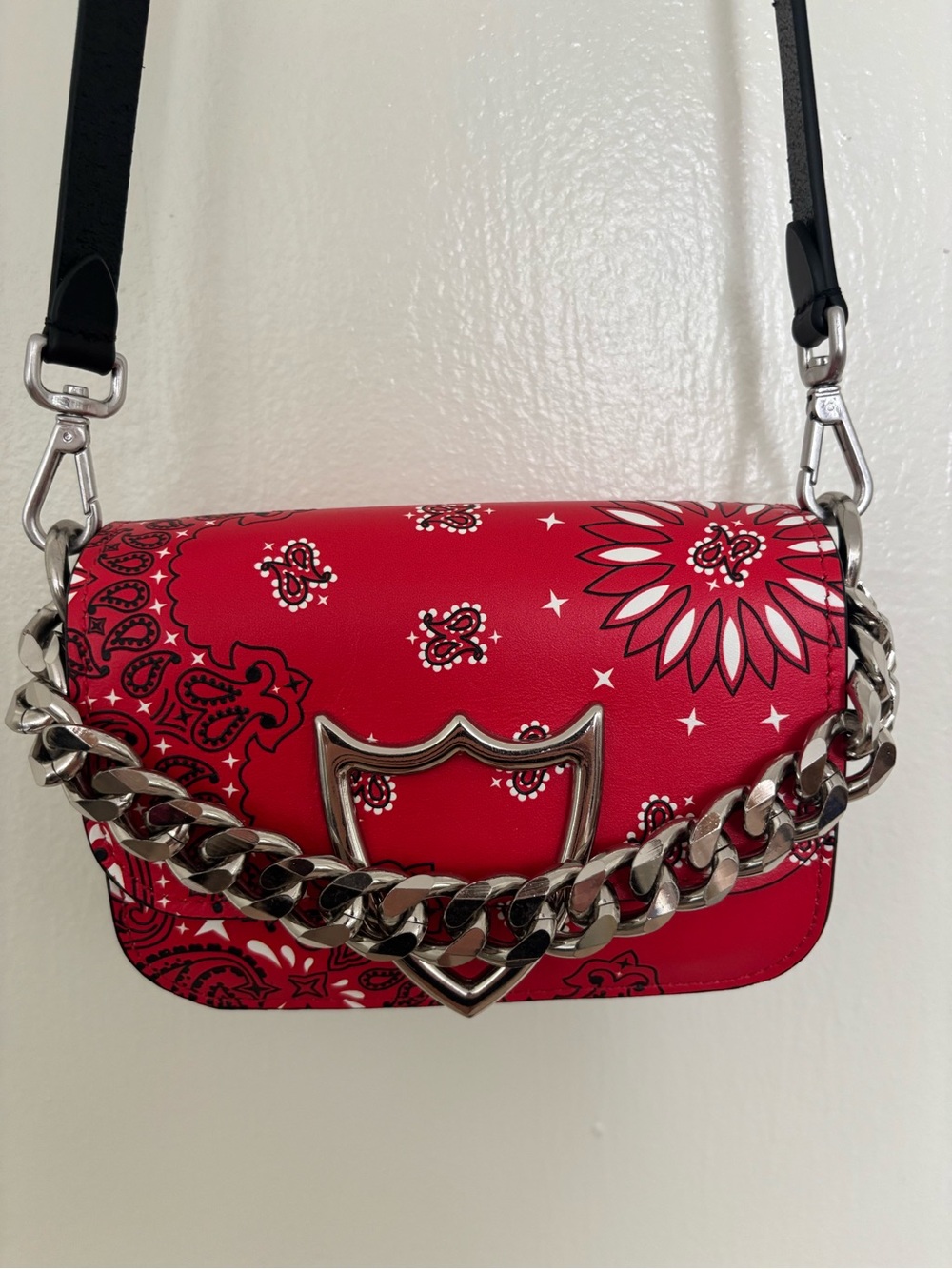 HTC Red Bandana-Print Crossbody Leather Bag with Silver Chain